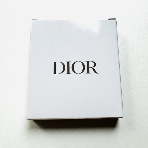 3229 DIOR EXCLUSIVE GIFT COMPACT MIRROR BAG CHARM MAKEUP MIRROR - Picture 8 of 10